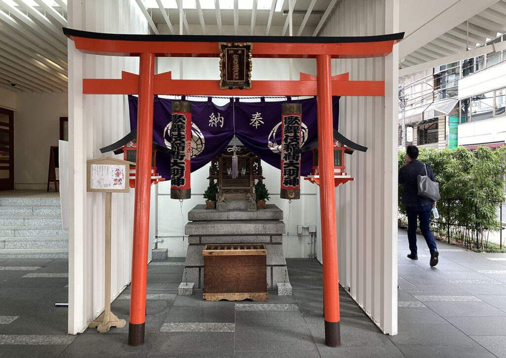 歌舞伎座 」400年の歴史ある伝統と新しさを併せ持つ - Found Japan 