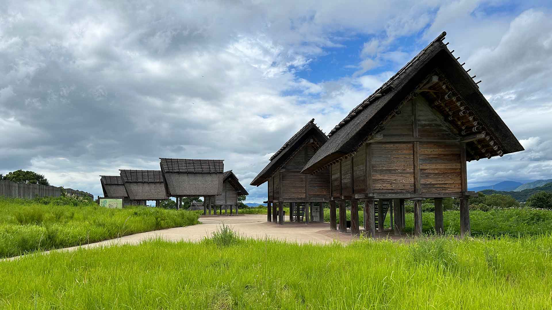 佐賀散歩 弥生時代700年の時空を堪能！ 吉野ケ里遺跡で古代を散歩